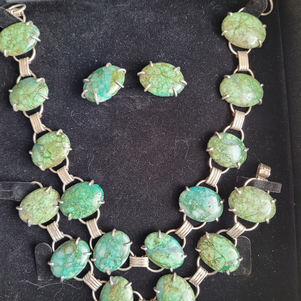 Elegant Silver Toned  Green Turquoise Stone Necklace , Bracele and Earring Set